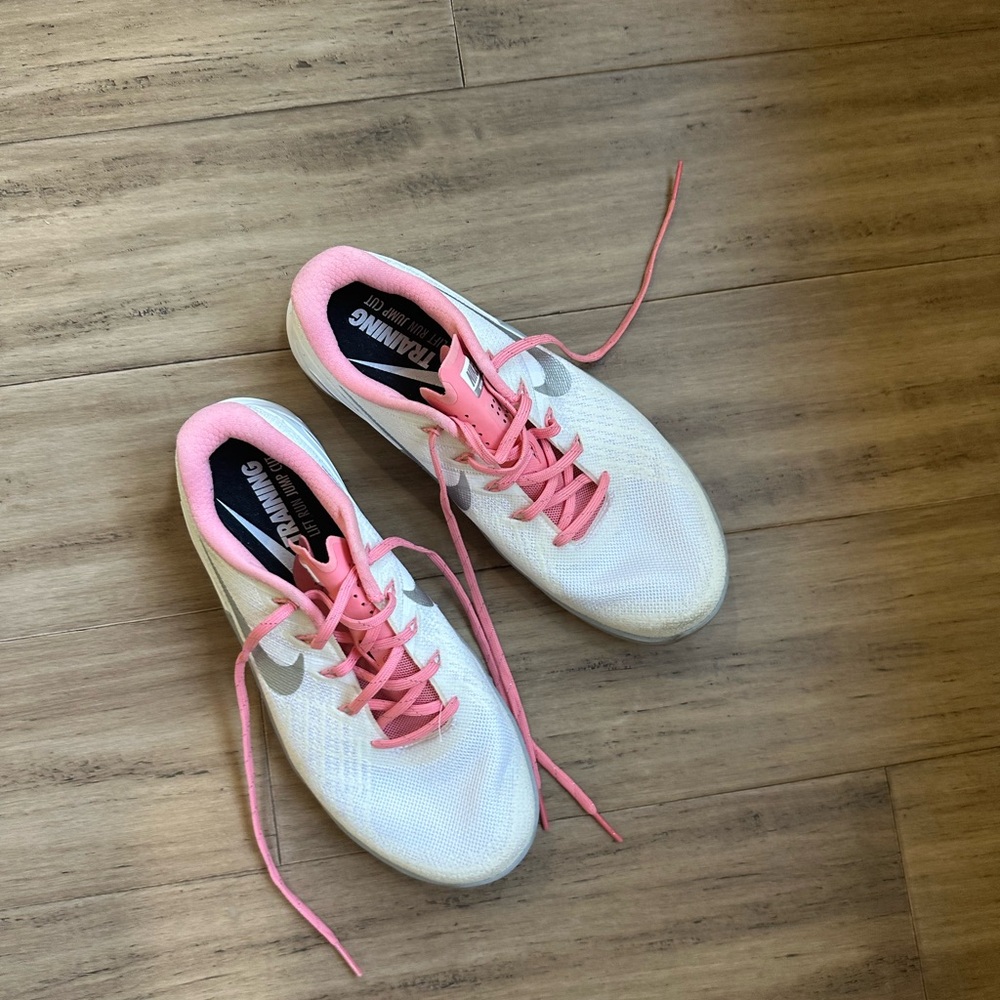 Women’s Nike metcons